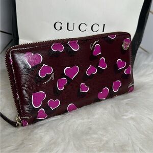 Gucci Women's Heart Print Wallet - Burgundy and Pink